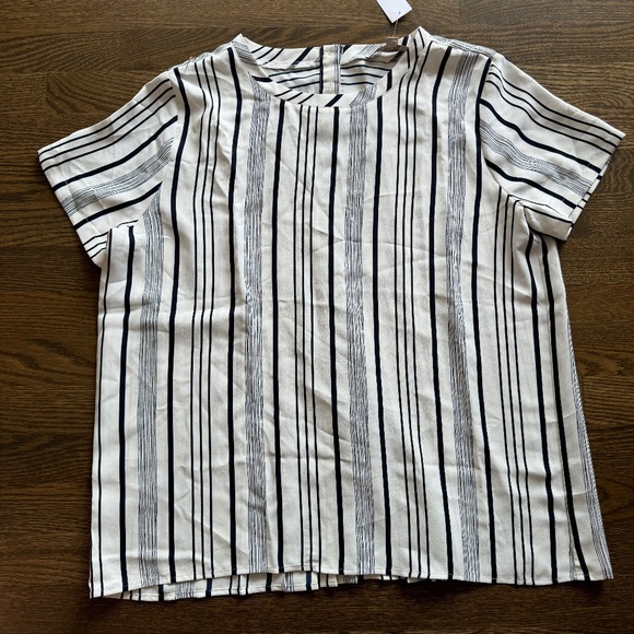 NWT Ann Taylor LOFT striped pleated back Tee shirt top Size LARGE 438901 - Picture 1 of 3